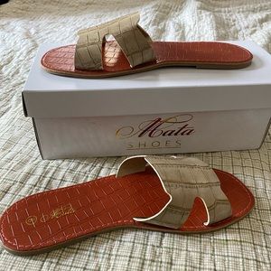 Alata Shoes size 9! Never been worn